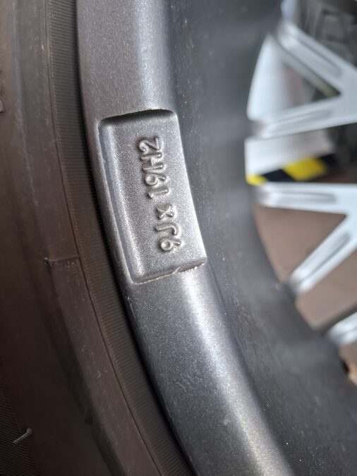 Tesla Model Y – AEZ 19, zimní kola – sada 67 – fotografie 11 z 19