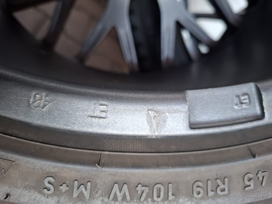 Tesla Model Y – AEZ 19, zimní kola – sada 67 – fotografie 13 z 19