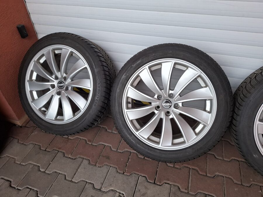 Tesla Model Y – zimní kola 19 – sada 65 – fotografie 3 z 12