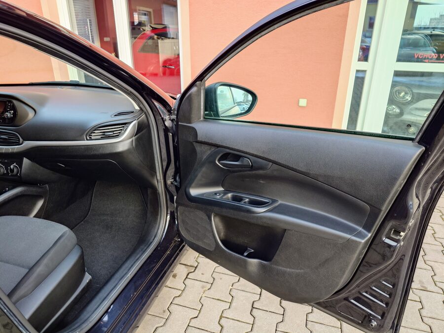 Fiat Tipo 1.4 Street 70kW – fotografie 15 z 27