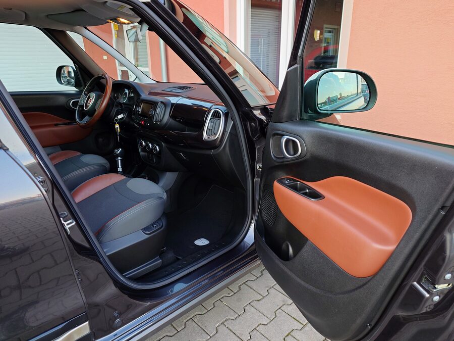 Fiat 500L 1.4 Trekking 88kW – fotografie 14 z 27