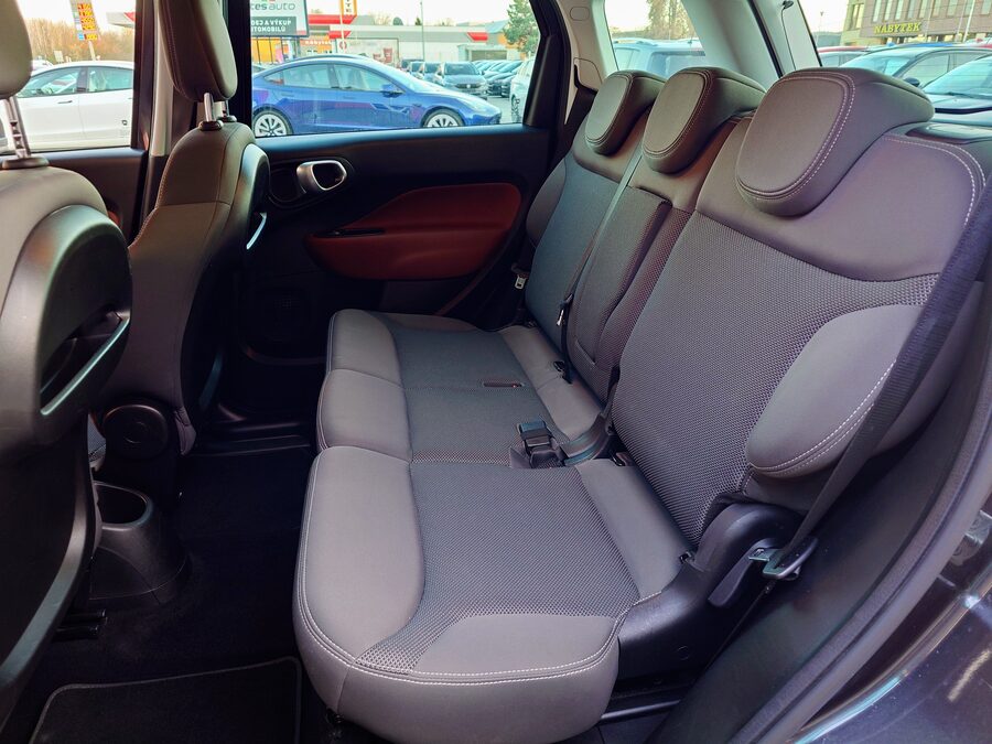 Fiat 500L 1.4 Trekking 88kW – fotografie 15 z 27