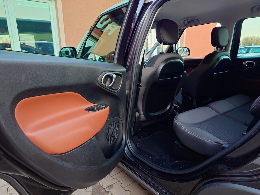 Fiat 500L 1.4 Trekking 88kW – fotografie 16 z 27