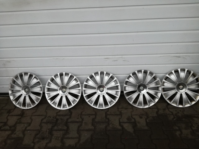 Originál poklice Alfa Romeo Mito R16