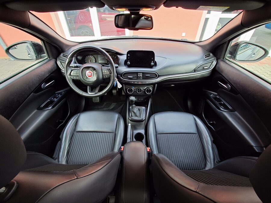 Fiat Tipo 1.4 TURBO S-Design 88 kW Grigio Metropoli – fotografie 19 z 25