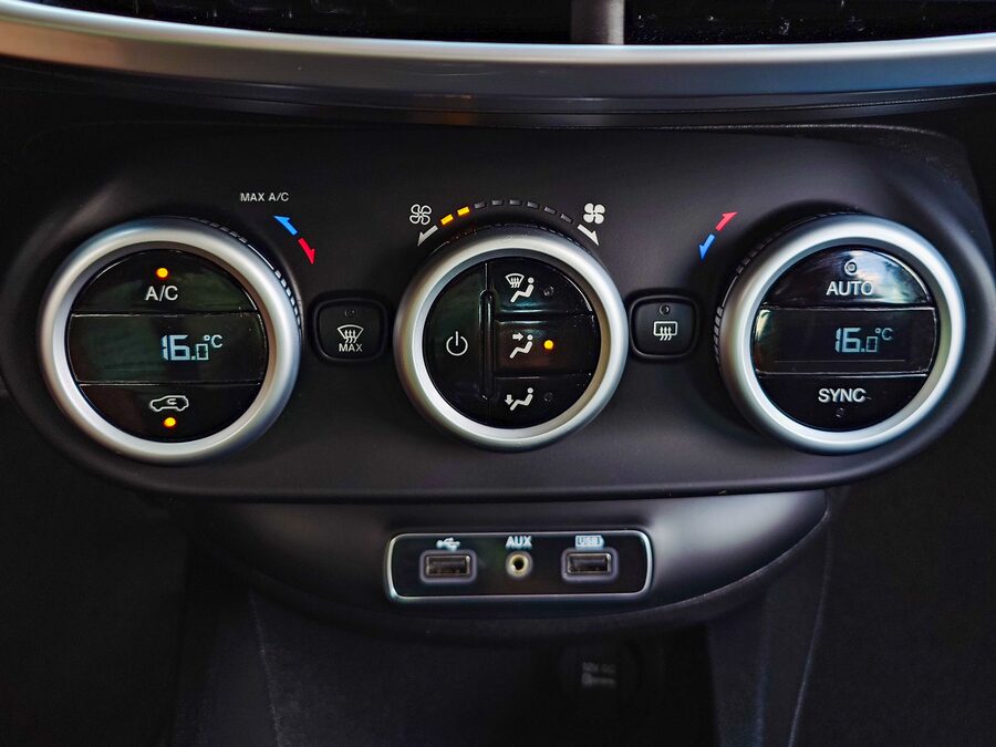 Fiat 500X 1.4 MultiAir 100 kW - Edice Mirror – fotografie 22 z 26