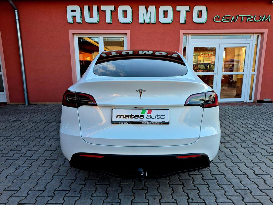 Tesla Model Y Standard Range Plus 235 kW – fotografie 10 z 28