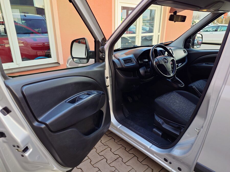 Opel Combo 1.6 CDTI 77 kW – fotografie 11 z 23