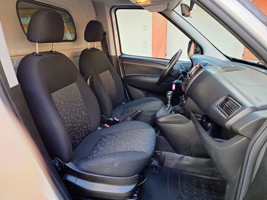 Opel Combo 1.6 CDTI 77 kW – fotografie 12 z 23