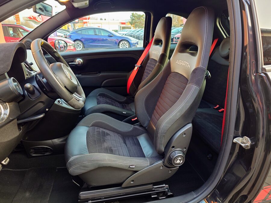Abarth 595 1.4 132 kW – fotografie 10 z 25