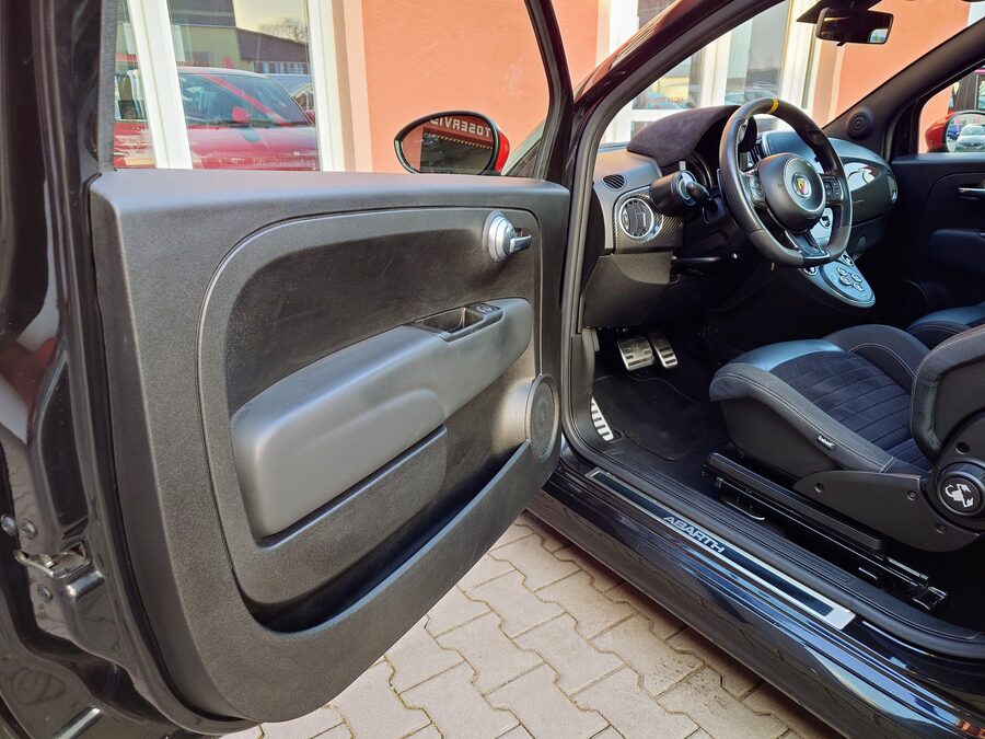 Abarth 595 1.4 132 kW – fotografie 11 z 25