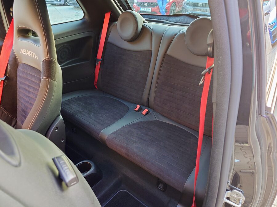 Abarth 595 1.4 132 kW – fotografie 14 z 25