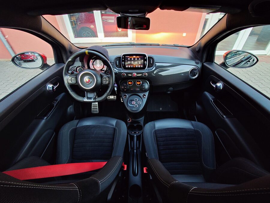 Abarth 595 1.4 132 kW – fotografie 15 z 25