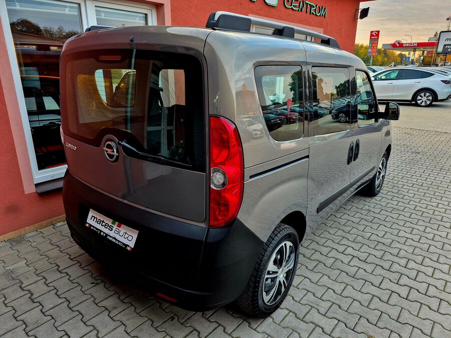 Opel Combo 1.4 70 kW Selection L1H1 N1 – fotografie 6 z 23