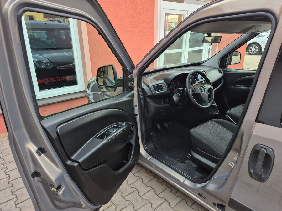 Opel Combo 1.4 70 kW Selection L1H1 N1 – fotografie 12 z 23