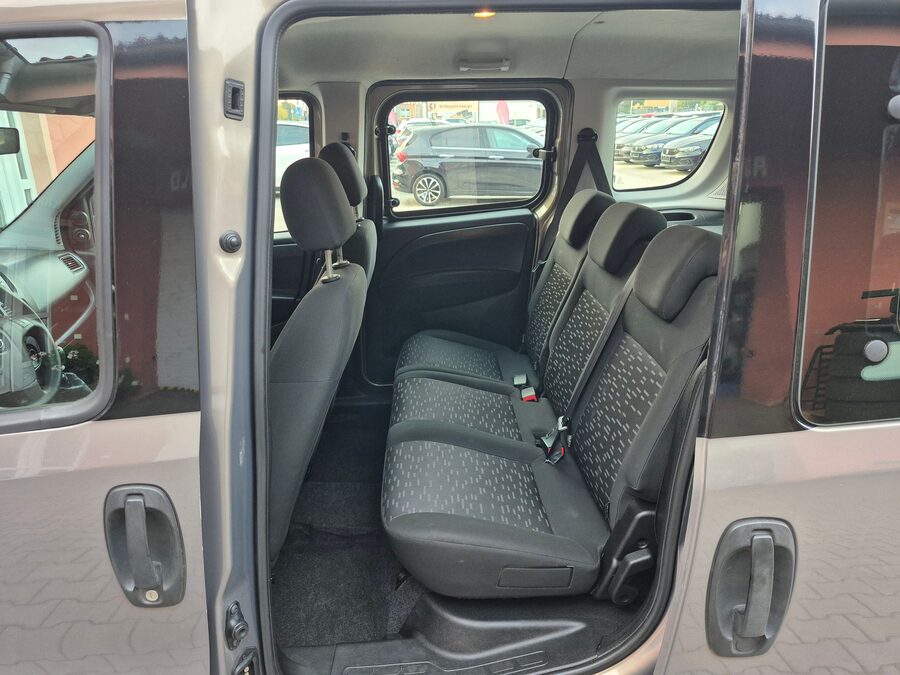 Opel Combo 1.4 70 kW Selection L1H1 N1 – fotografie 18 z 23