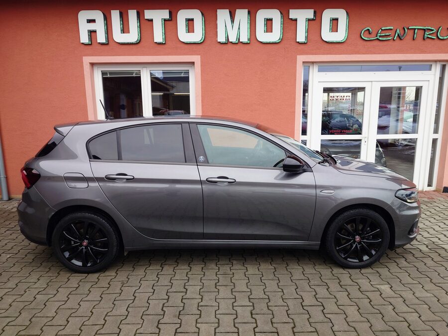 Fiat Tipo Elysia 1.4 70 kW – fotografie 5 z 25