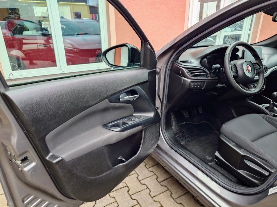 Fiat Tipo Elysia 1.4 70 kW – fotografie 11 z 25