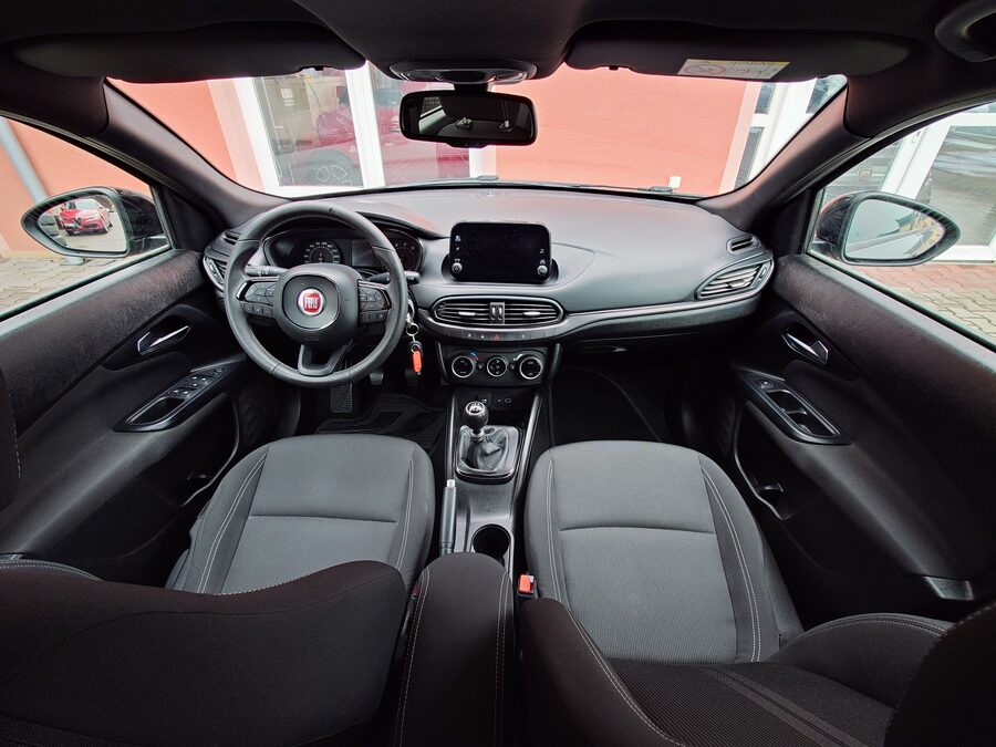 Fiat Tipo Elysia 1.4 70 kW – fotografie 18 z 25