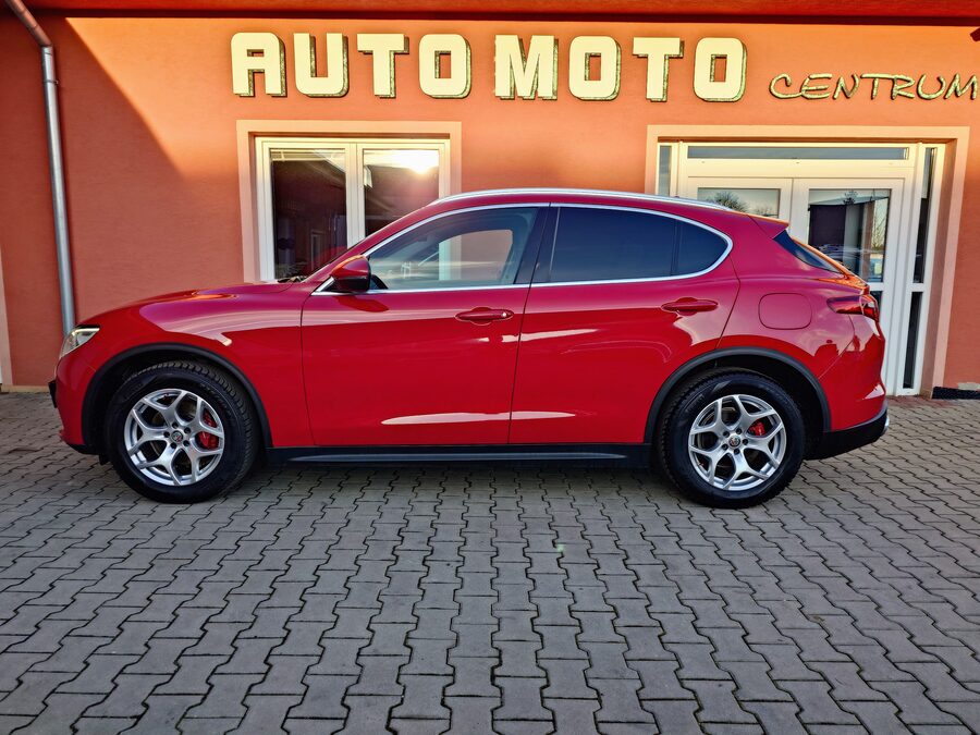 Alfa Romeo Stelvio 2.2 JTDM Q4 Business 140 kW – fotografie 2 z 26
