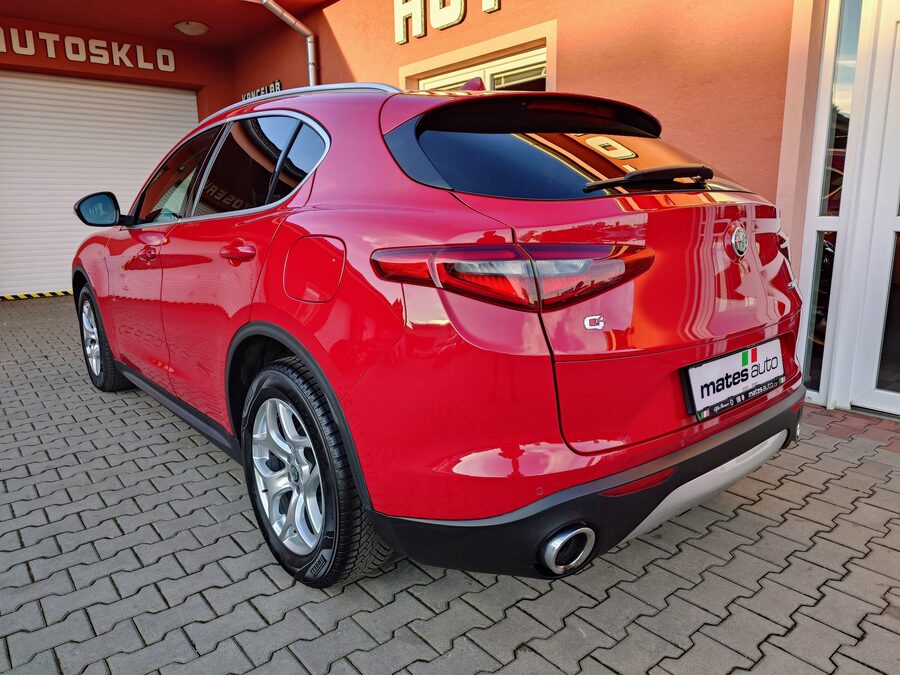 Alfa Romeo Stelvio 2.2 JTDM Q4 Business 140 kW – fotografie 3 z 26