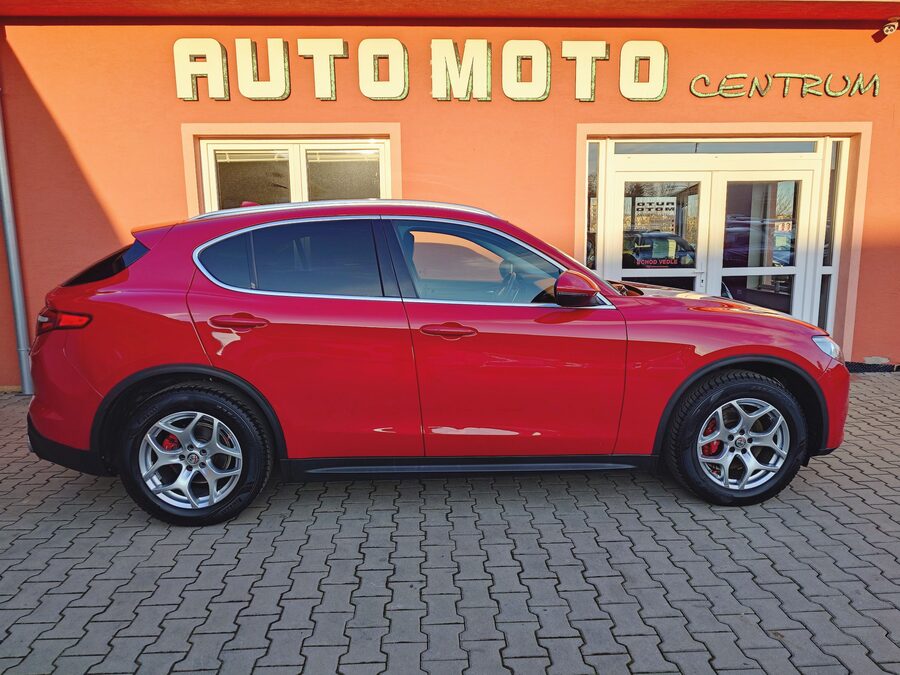 Alfa Romeo Stelvio 2.2 JTDM Q4 Business 140 kW – fotografie 5 z 26