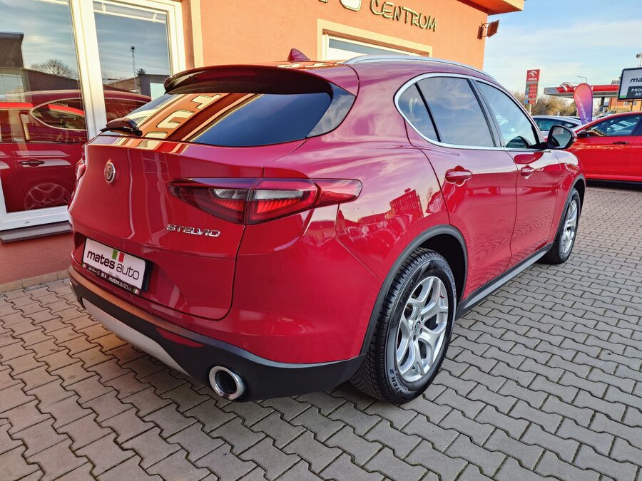 Alfa Romeo Stelvio 2.2 JTDM Q4 Business 140 kW – fotografie 6 z 26