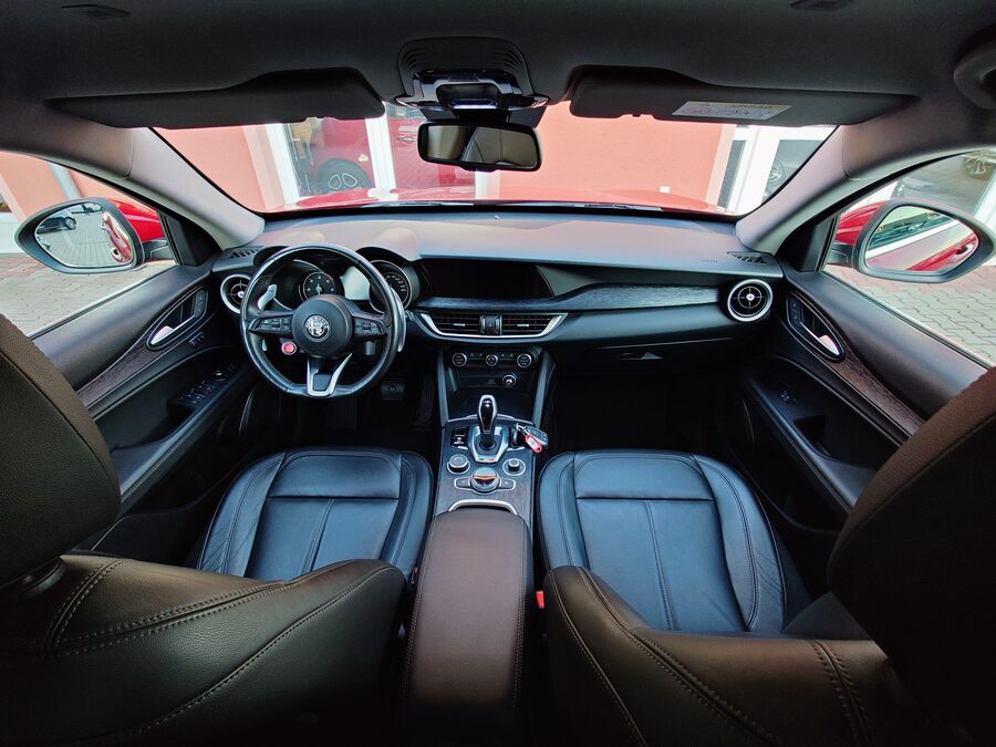 Alfa Romeo Stelvio 2.2 JTDM Q4 Business 140 kW – fotografie 19 z 26