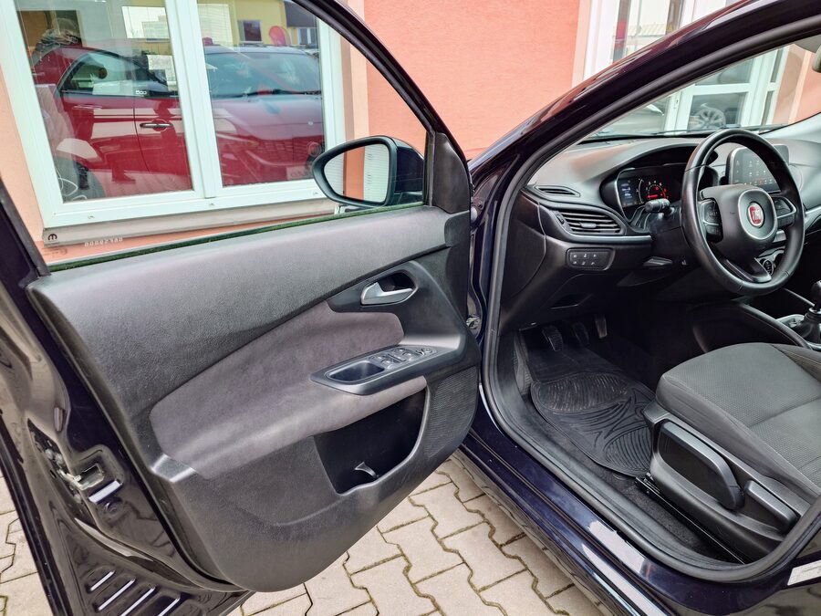 Fiat Tipo 1.4 Lounge 70kW – fotografie 12 z 26