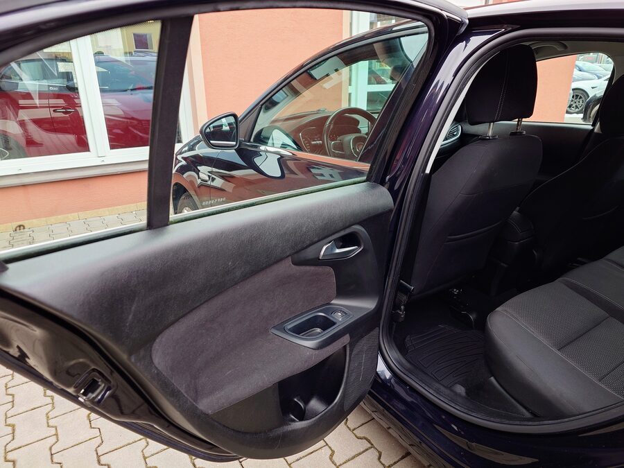 Fiat Tipo 1.4 Lounge 70kW – fotografie 16 z 26