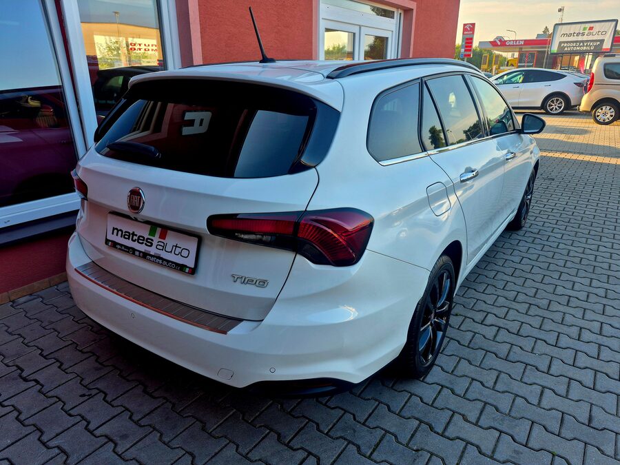Fiat Tipo 1.4 T-JET 88kw Lounge – fotografie 6 z 27