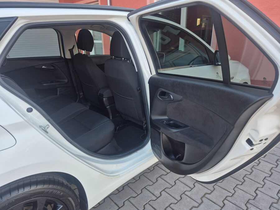 Fiat Tipo 1.4 T-JET 88kw Lounge – fotografie 16 z 27