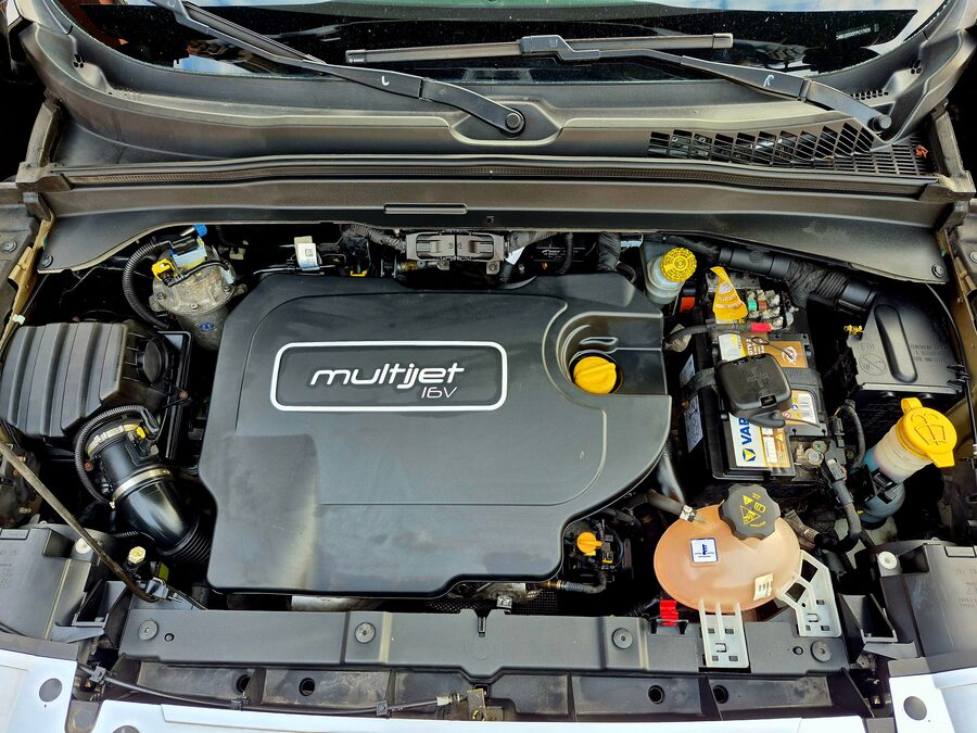 Jeep Renegade 2.0 M-Jet 88kw Longitude 4WD – fotografie 10 z 27