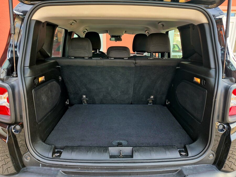 Jeep Renegade 2.0 M-Jet 88kw Longitude 4WD – fotografie 12 z 27