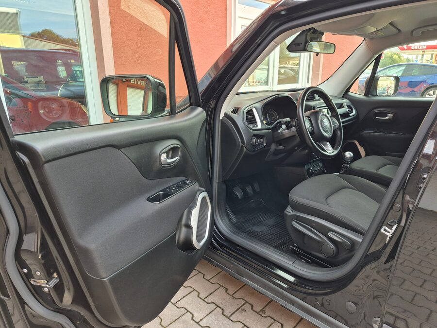 Jeep Renegade 2.0 M-Jet 88kw Longitude 4WD – fotografie 14 z 27