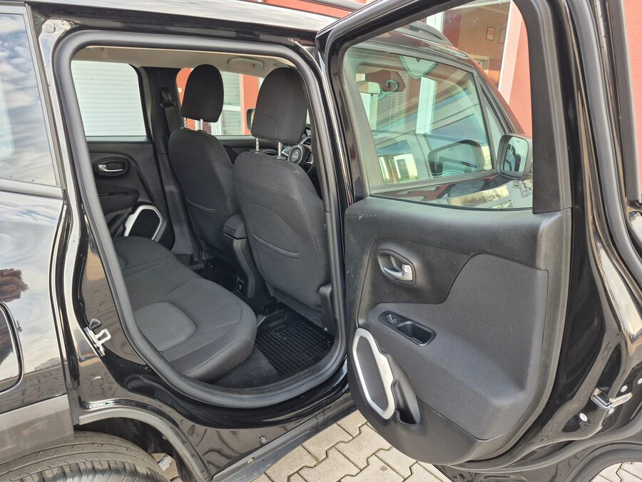 Jeep Renegade 2.0 M-Jet 88kw Longitude 4WD – fotografie 18 z 27