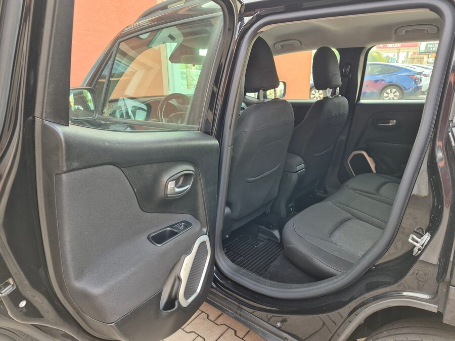 Jeep Renegade 2.0 M-Jet 88kw Longitude 4WD – fotografie 20 z 27