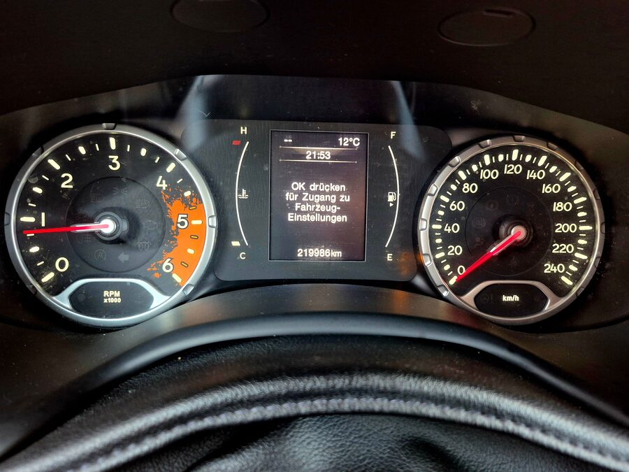 Jeep Renegade 2.0 M-Jet 88kw Longitude 4WD – fotografie 22 z 27