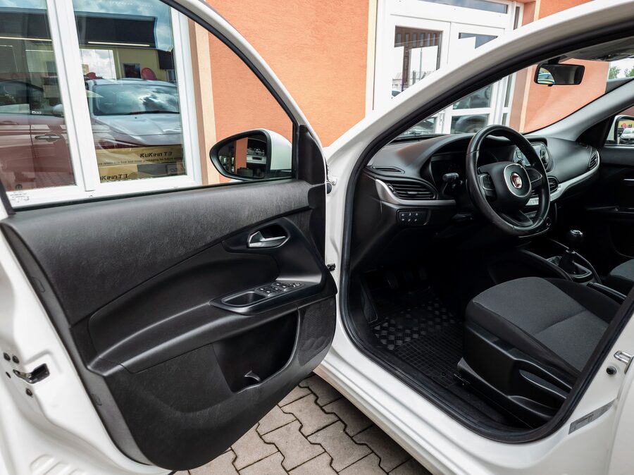 Fiat Tipo 1.4 Easy 70 kW – fotografie 12 z 26