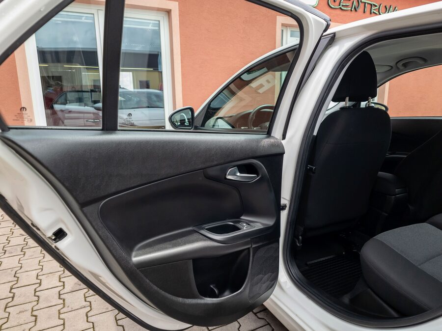 Fiat Tipo 1.4 Easy 70 kW – fotografie 16 z 26