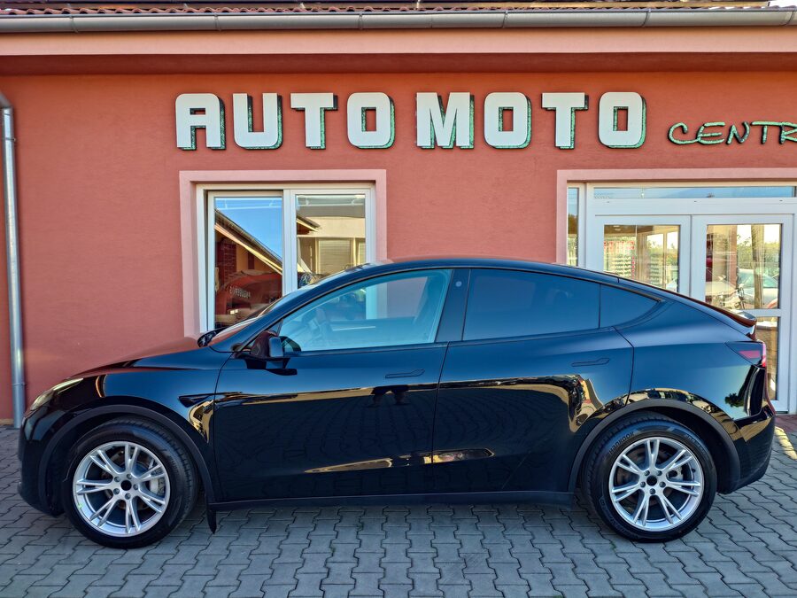 Tesla Model Y Long Range Dual Motor 378 kW, Berlín, tažné zařízení – fotografie 2 z 26