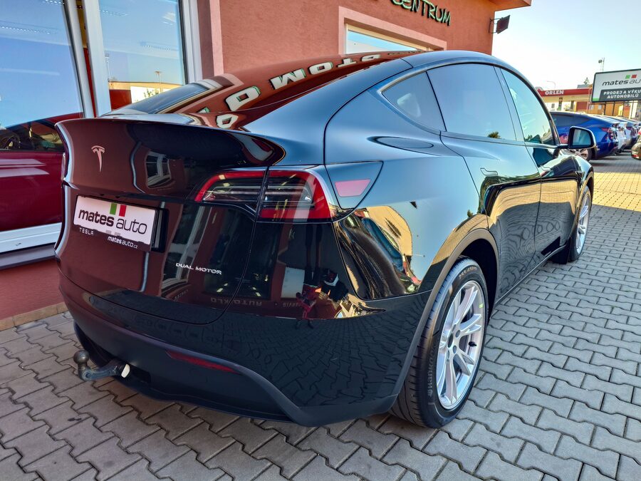 Tesla Model Y Long Range Dual Motor 378 kW, Berlín, tažné zařízení – fotografie 3 z 26