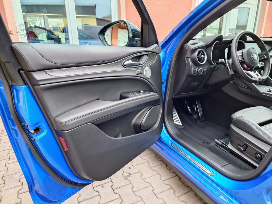 Alfa Romeo Stelvio 2.9 Bi-Turbo Quadrifoglio 382 kW – fotografie 12 z 33