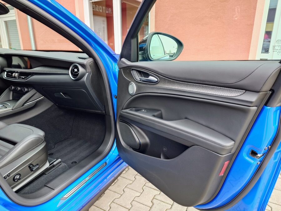 Alfa Romeo Stelvio 2.9 Bi-Turbo Quadrifoglio 382 kW – fotografie 14 z 33