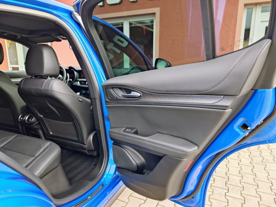 Alfa Romeo Stelvio 2.9 Bi-Turbo Quadrifoglio 382 kW – fotografie 18 z 33