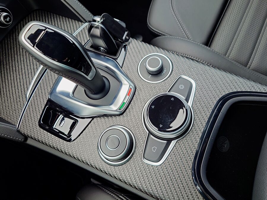 Alfa Romeo Stelvio 2.9 Bi-Turbo Quadrifoglio 382 kW – fotografie 25 z 33