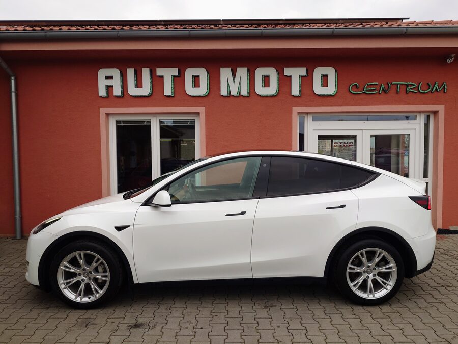Tesla Model Y Long Range Dual Motor 378 kW – fotografie 3 z 26