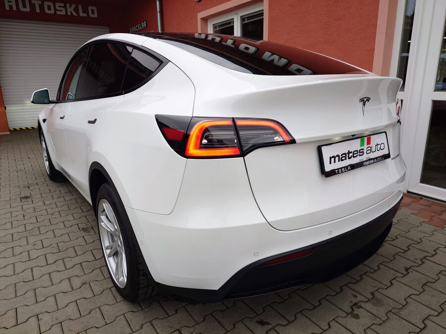 Tesla Model Y Long Range Dual Motor 378 kW – fotografie 4 z 26