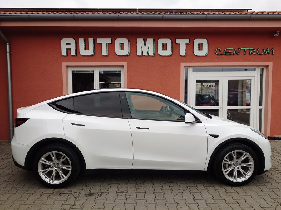 Tesla Model Y Long Range Dual Motor 378 kW – fotografie 6 z 26