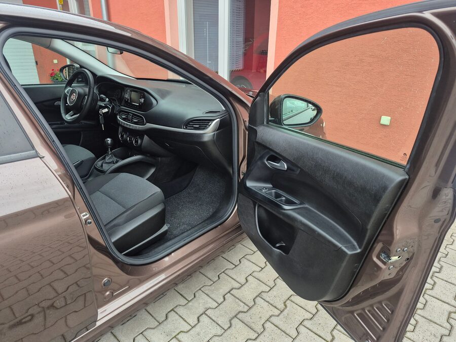 Fiat Tipo 1.4 70kw EASY – fotografie 14 z 27